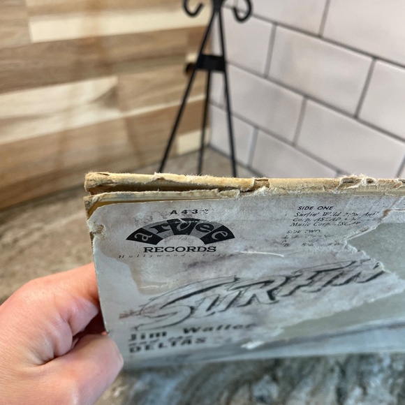 Surfin' Wild Jim Waller & The Deltas Vinyl LP ARVEE Records - RARE - Vintage - Picture 4 of 6